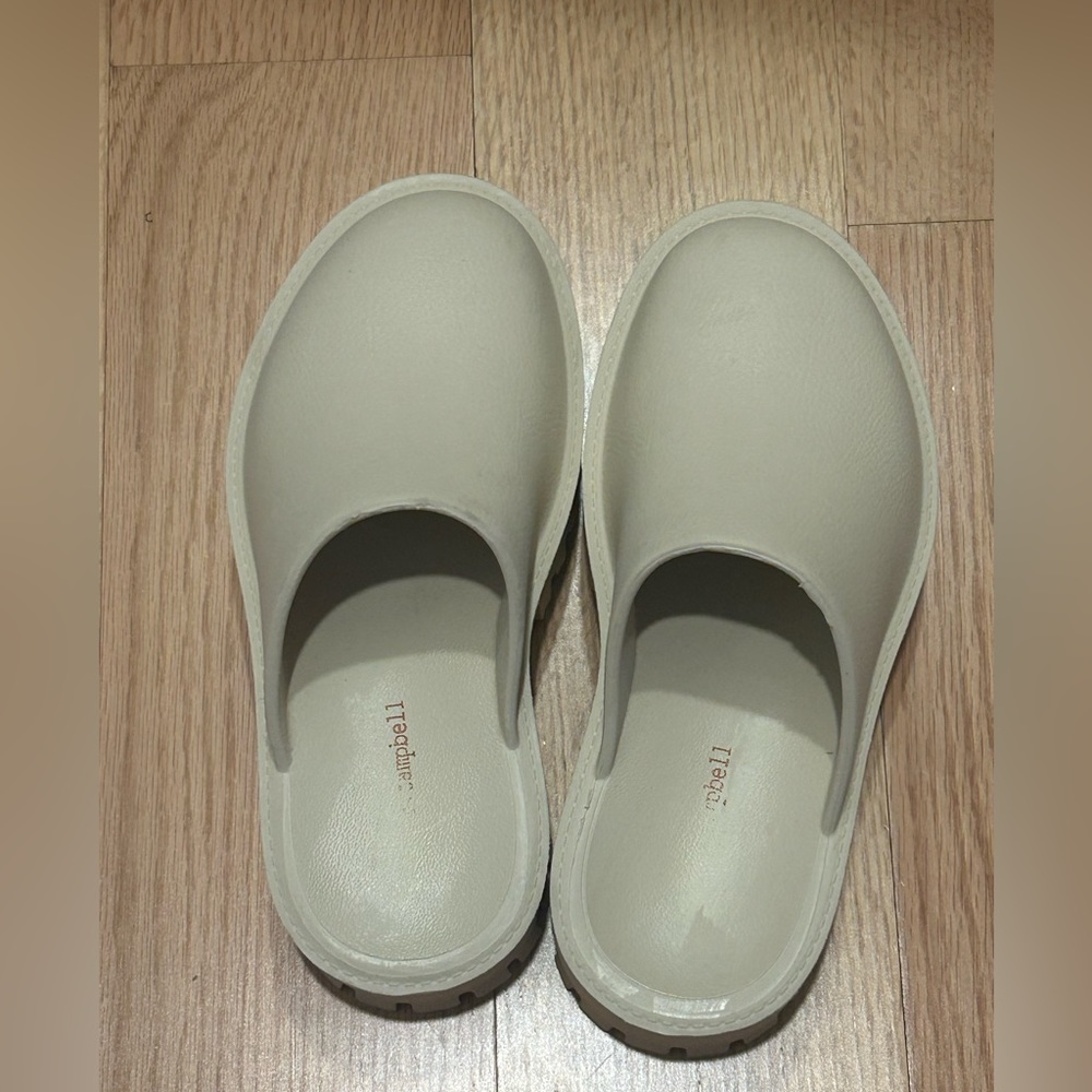 Jeffrey Campbell Bae Platform Mules Sea Salt Size 8